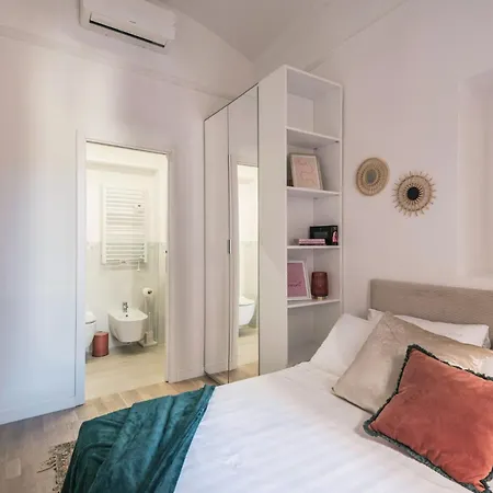 The Rent - Modern Two-bedroom Near Termini 아파트