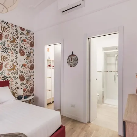 The Rent - Modern Two-bedroom Near Termini 아파트